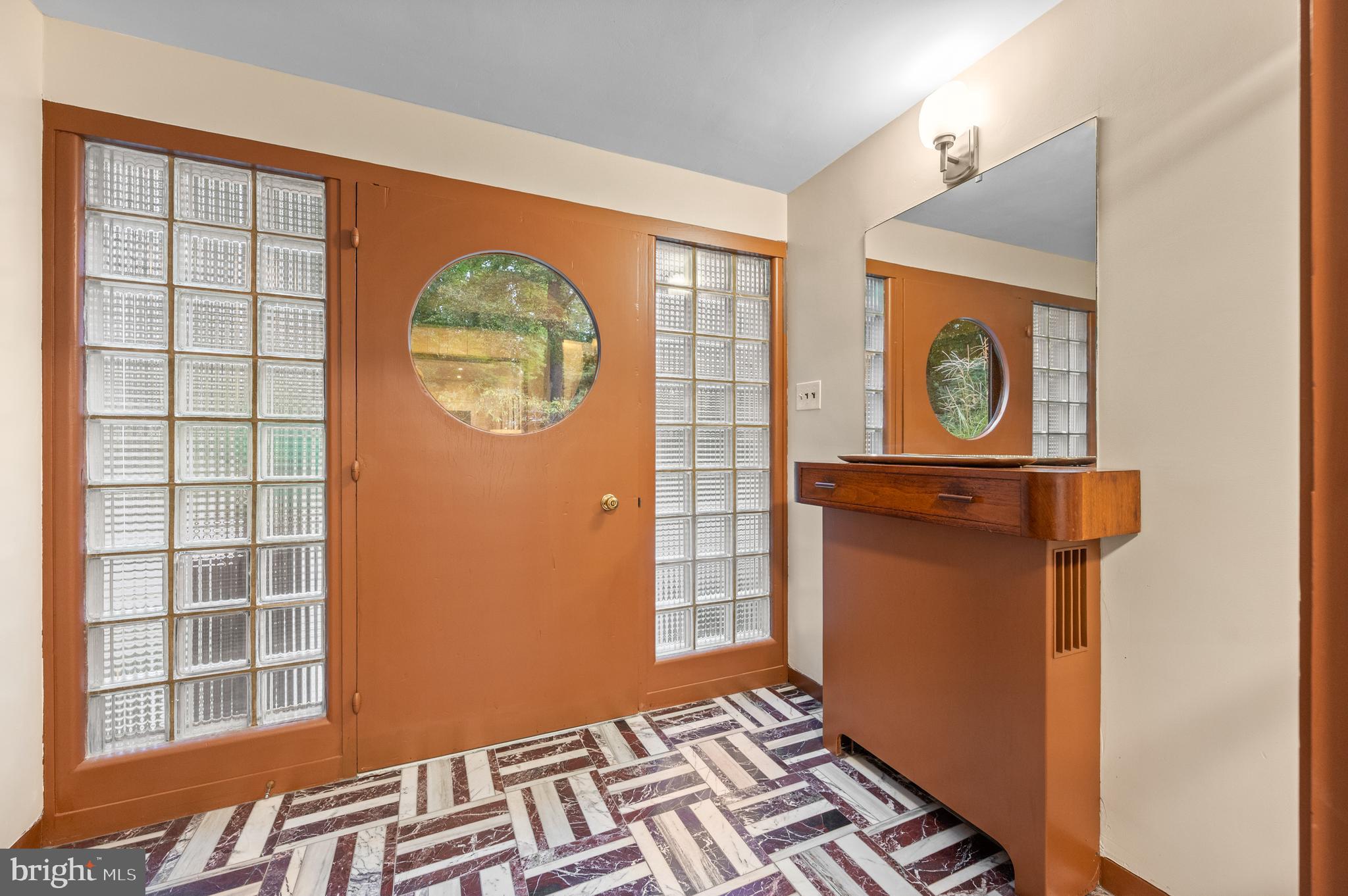 829 Black Rock Road Gladwyne, PA 19035 - Photo 7 of 20 an empty room with windows and closet