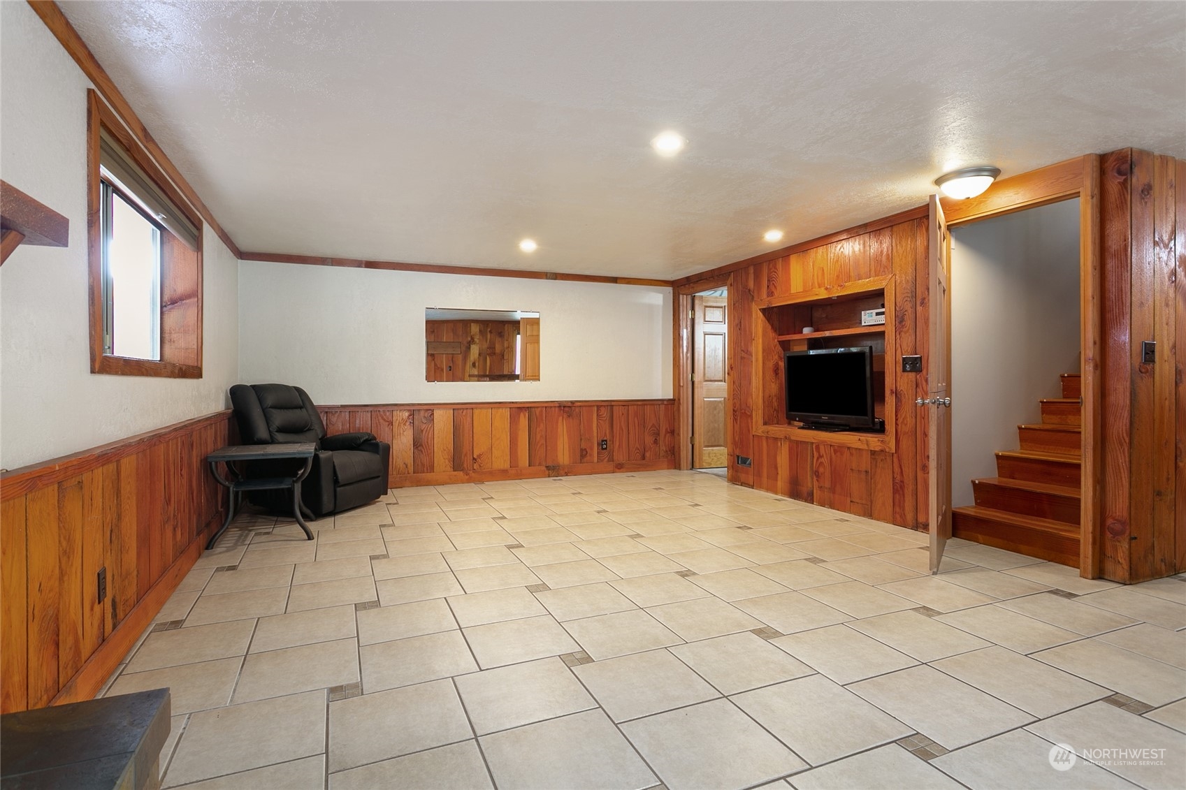 3334 East Smith Road Bellingham, WA 98226 - Photo 13 of 32 Gallery Image 13