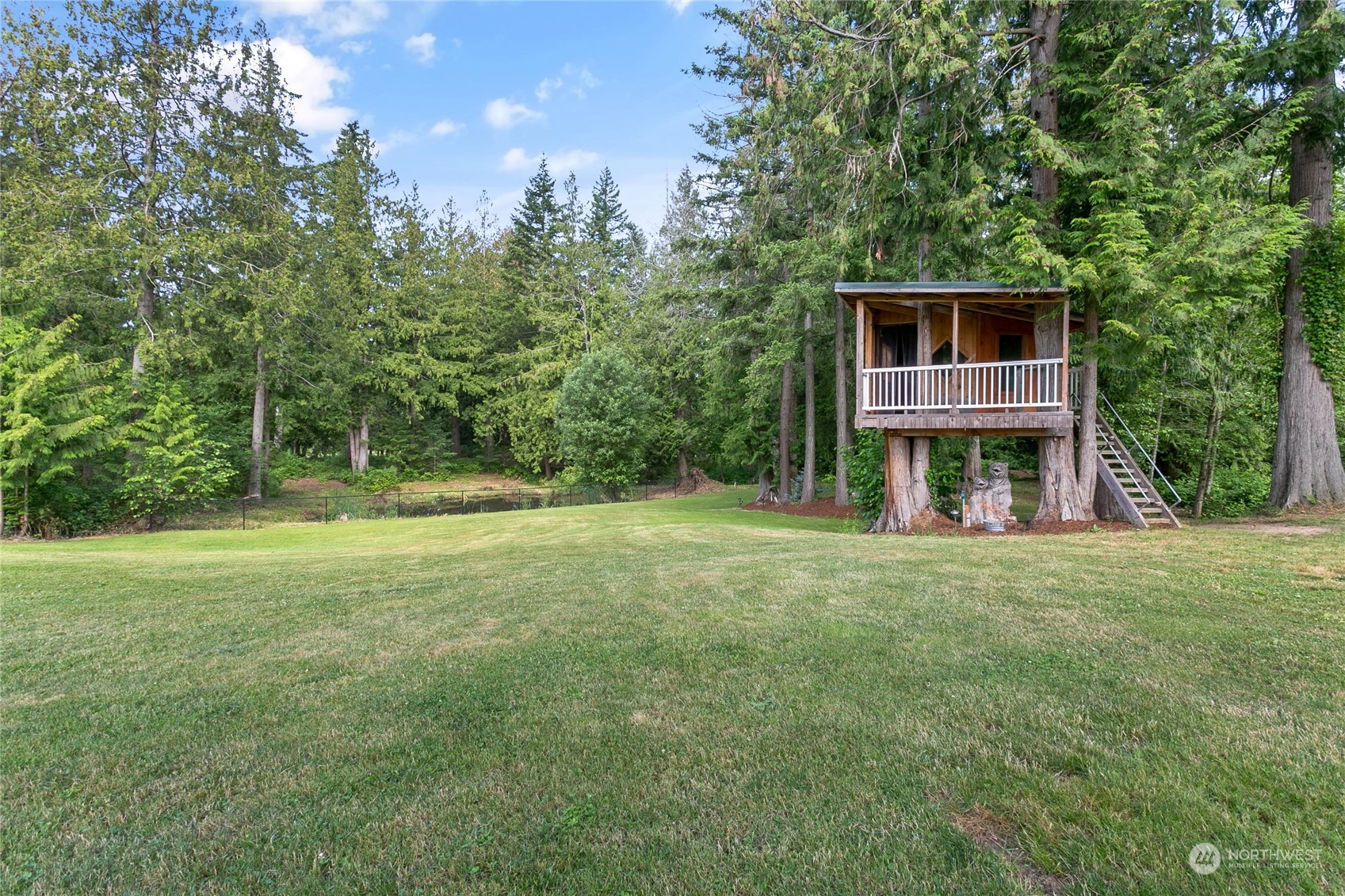 3334 East Smith Road Bellingham, WA 98226 - Photo 19 of 32 Gallery Image 19