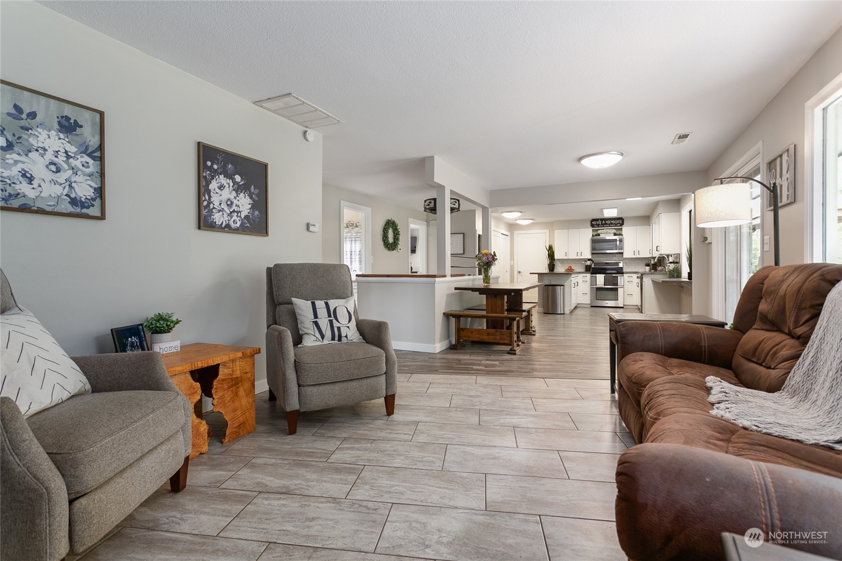 3334 East Smith Road Bellingham, WA 98226 - Photo 3 of 32 Gallery Image 3