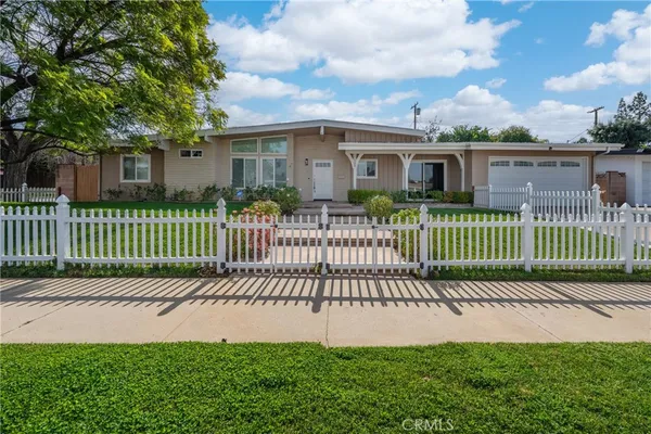 $6,900 | 23000 Brenford Street, Woodland Hills, CA 91364