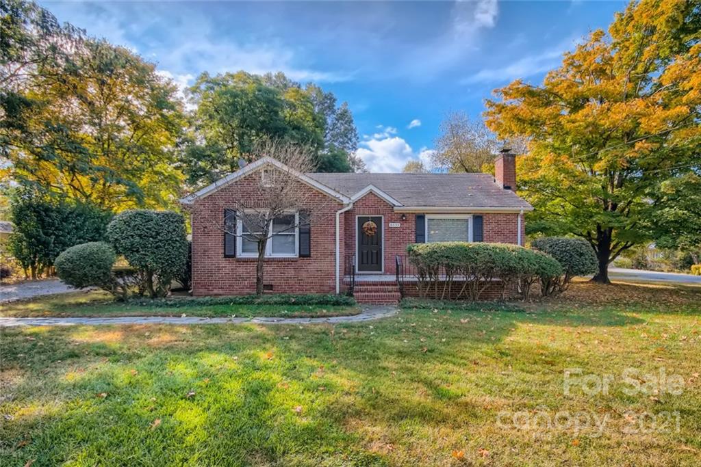 8633 Old Plank Road Charlotte, NC 28216 - Photo 2 of 27 Gallery Image 2