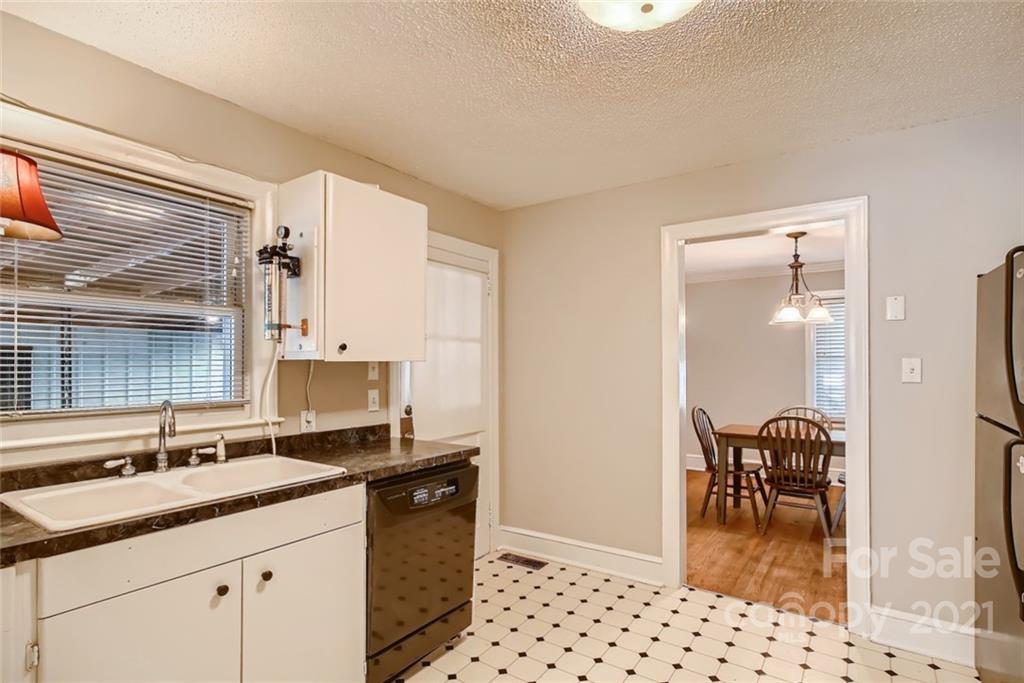 8633 Old Plank Road Charlotte, NC 28216 - Photo 11 of 27 Gallery Image 11