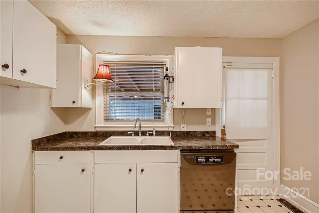 8633 Old Plank Road Charlotte, NC 28216 - Photo 12 of 27 Gallery Image 12