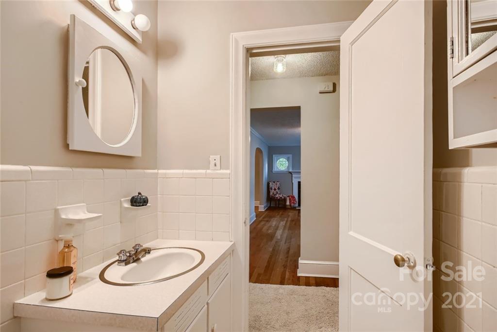 8633 Old Plank Road Charlotte, NC 28216 - Photo 18 of 27 Gallery Image 18
