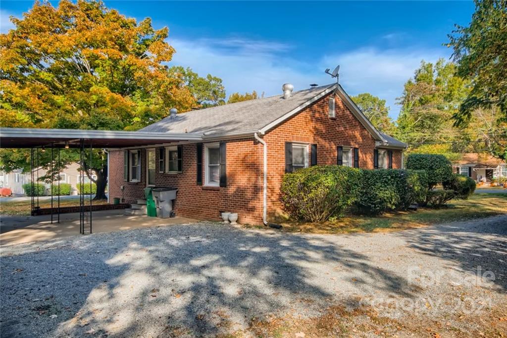 8633 Old Plank Road Charlotte, NC 28216 - Photo 22 of 27 Gallery Image 22