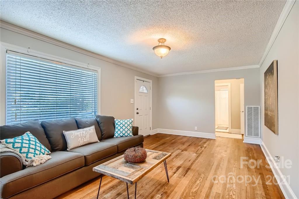 8633 Old Plank Road Charlotte, NC 28216 - Photo 7 of 27 Gallery Image 7