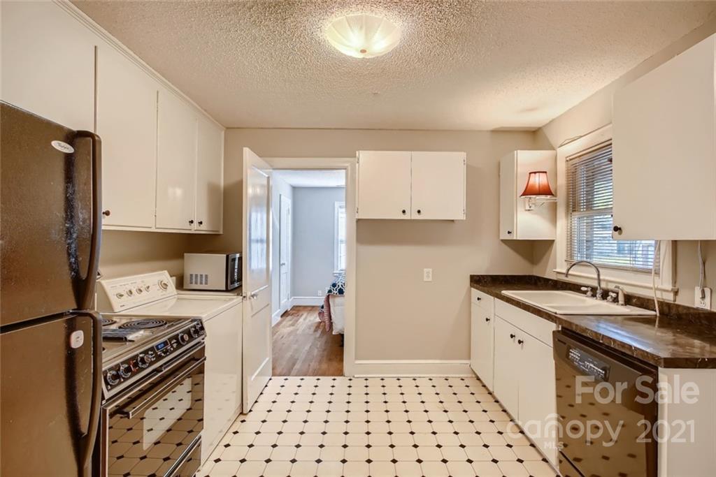 8633 Old Plank Road Charlotte, NC 28216 - Photo 10 of 27 Gallery Image 10