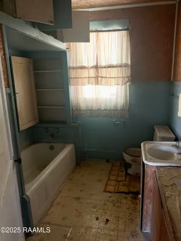 $20,000 | 913 North Ave C, Crowley, LA 70526