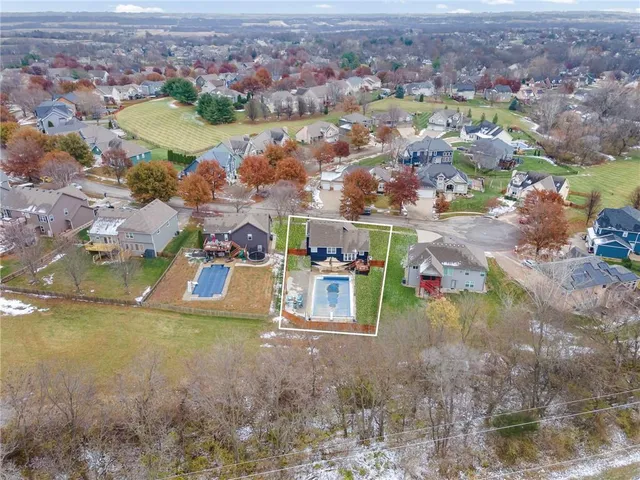 $425,000 | 4007 Bennington Drive, St. Joseph, MO 64506