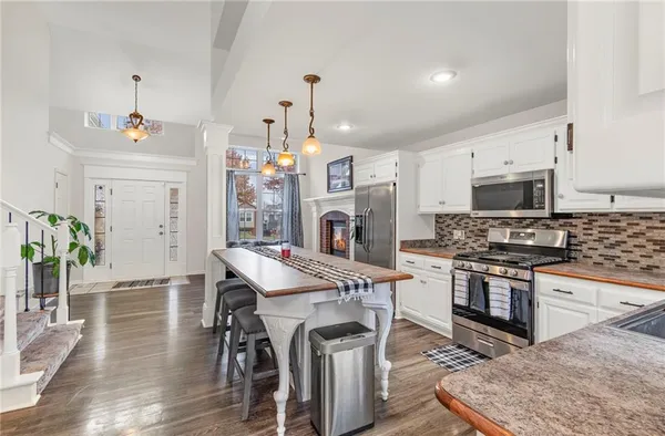 $420,000 | 4007 Bennington Drive, St. Joseph, MO 64506