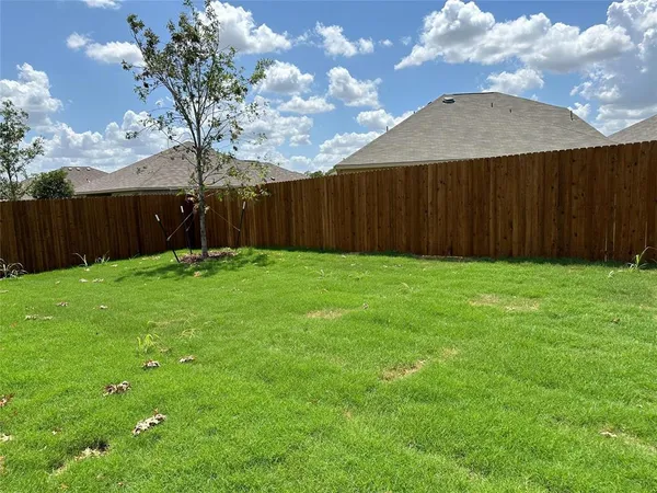 $2,400 | 8505 Honeylocust Street, McKinney, TX 75071