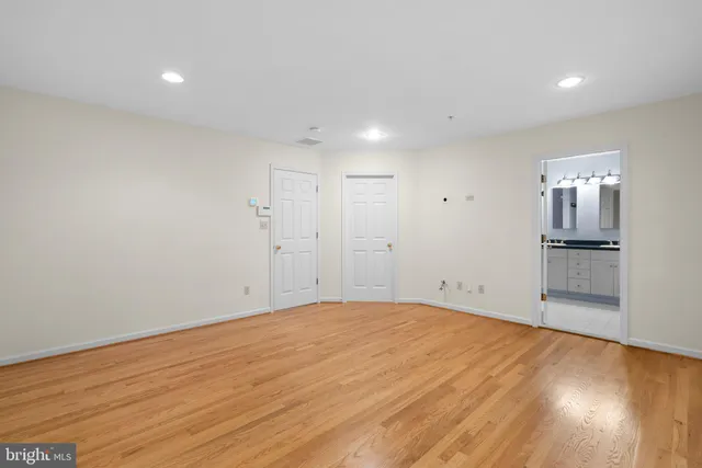 $4,000 | 11351 Morning Gate Drive, Rockville, MD 20852