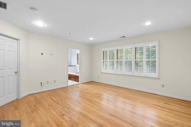 $4,000 | 11351 Morning Gate Drive, Rockville, MD 20852