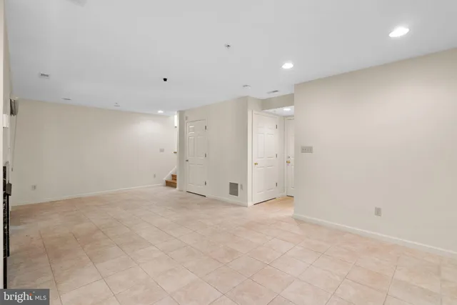 $4,000 | 11351 Morning Gate Drive, Rockville, MD 20852