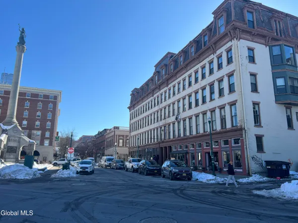 $1,400 | 5 Broadway, Unit 412, Troy, NY 12180