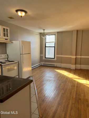 $1,400 | 5 Broadway, Unit 412, Troy, NY 12180