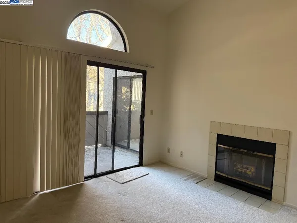 $2,700 | 25850 Kay Avenue, Unit 328, Hayward, CA 94545