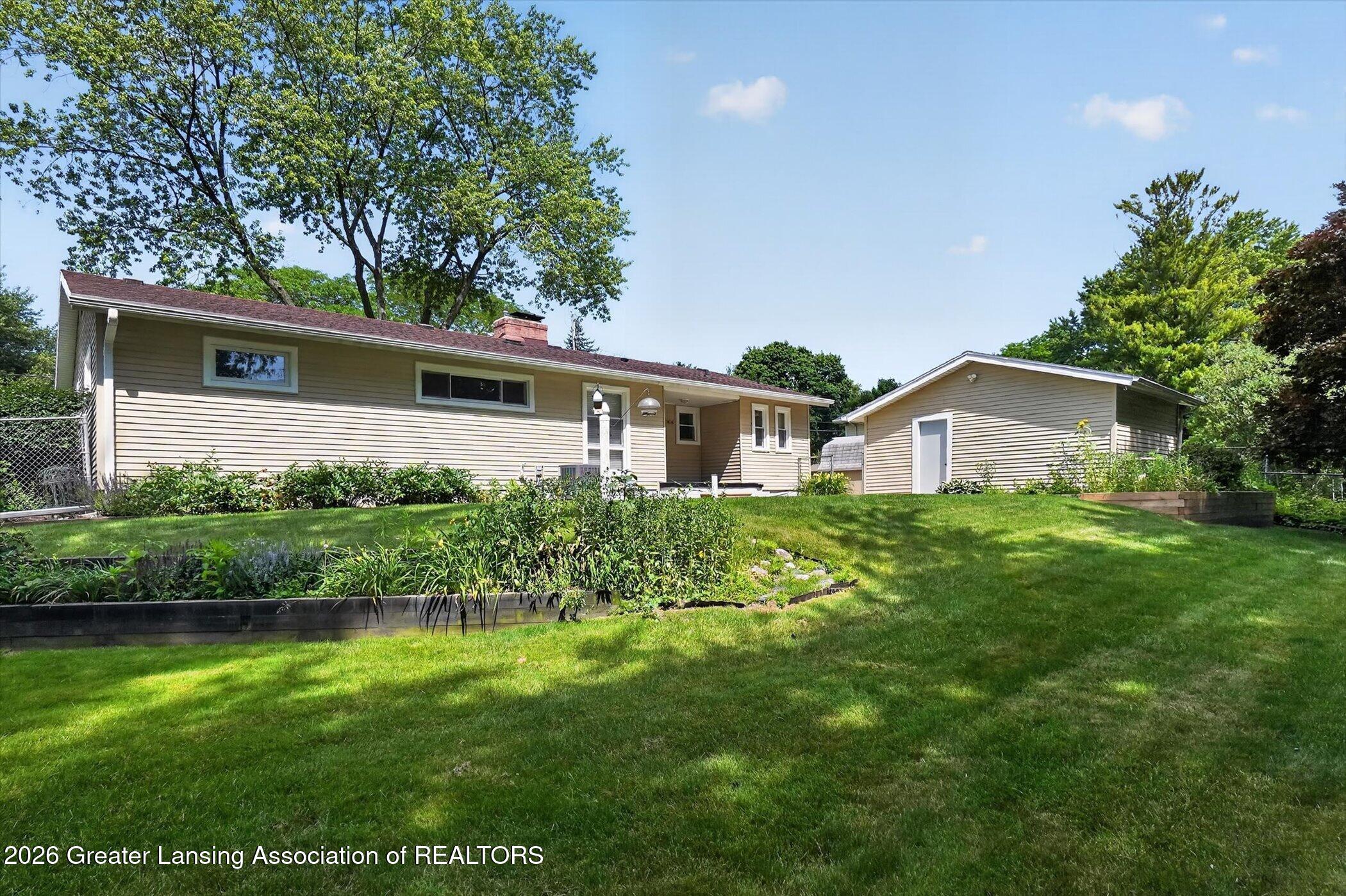 2106 Byrnes Road Lansing, MI 48906 - Photo 44 of 51 44-2106-Byrnes-Rd-WindowStill-Photograph