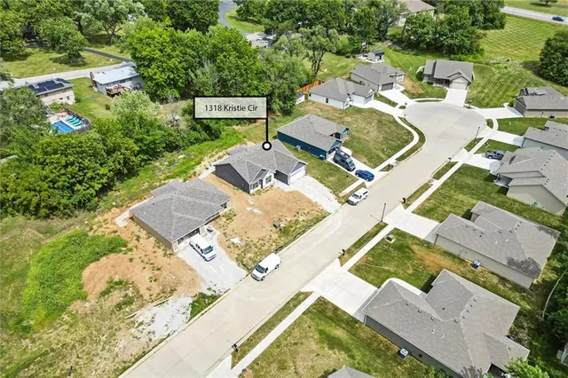$379,900 | 1318 Kristie Circle, Excelsior Springs, MO 64024