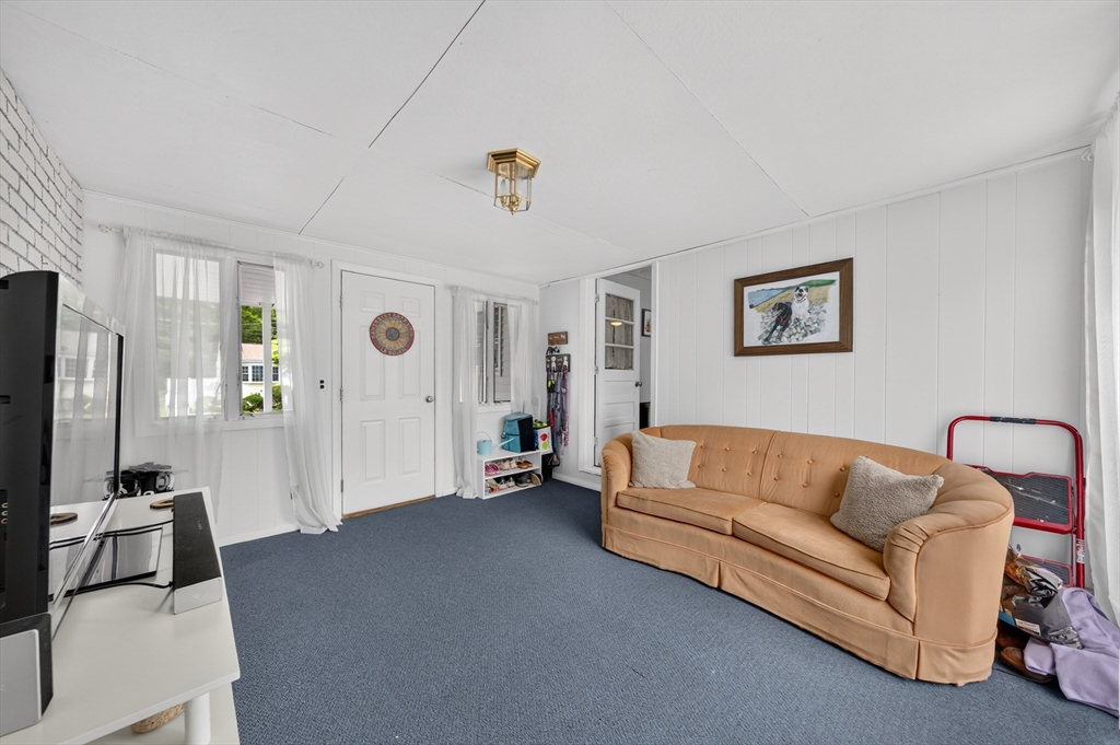 7 Englewood Road Coventry, RI 02816 - Photo 14 of 22
