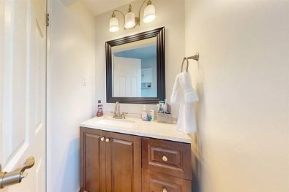 383 Langley Road, Unit 3 Newton, MA 02459 - Photo 8 of 10