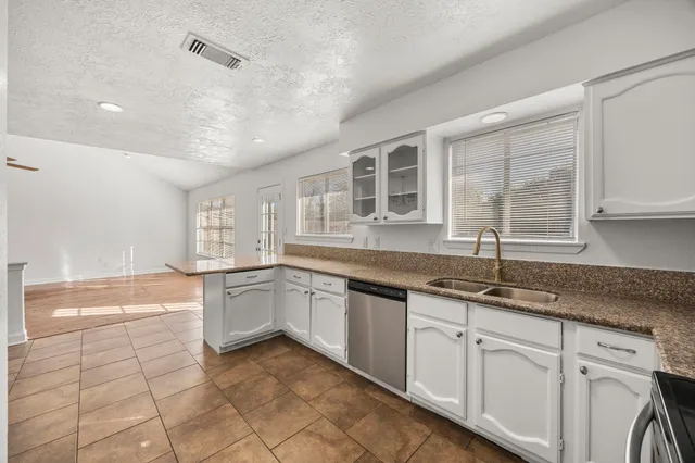 $1,600 | 6522 Brookgate Drive, Spring, TX 77373