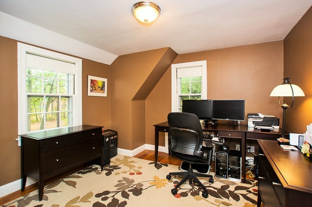 564 Quinobequin Road Newton, MA 02468 - Photo 12 of 30
