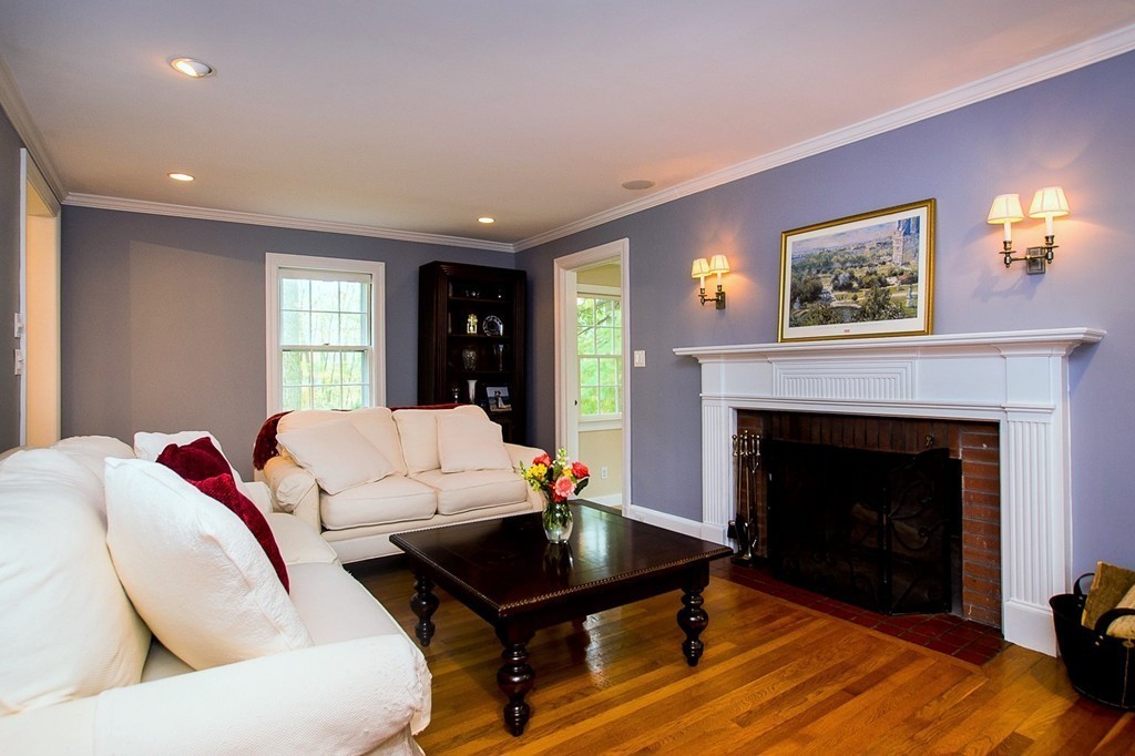 564 Quinobequin Road Newton, MA 02468 - Photo 4 of 30