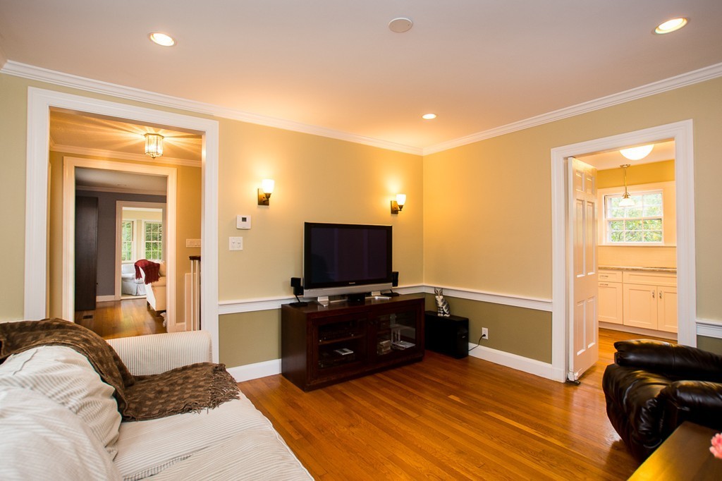 564 Quinobequin Road Newton, MA 02468 - Photo 9 of 30