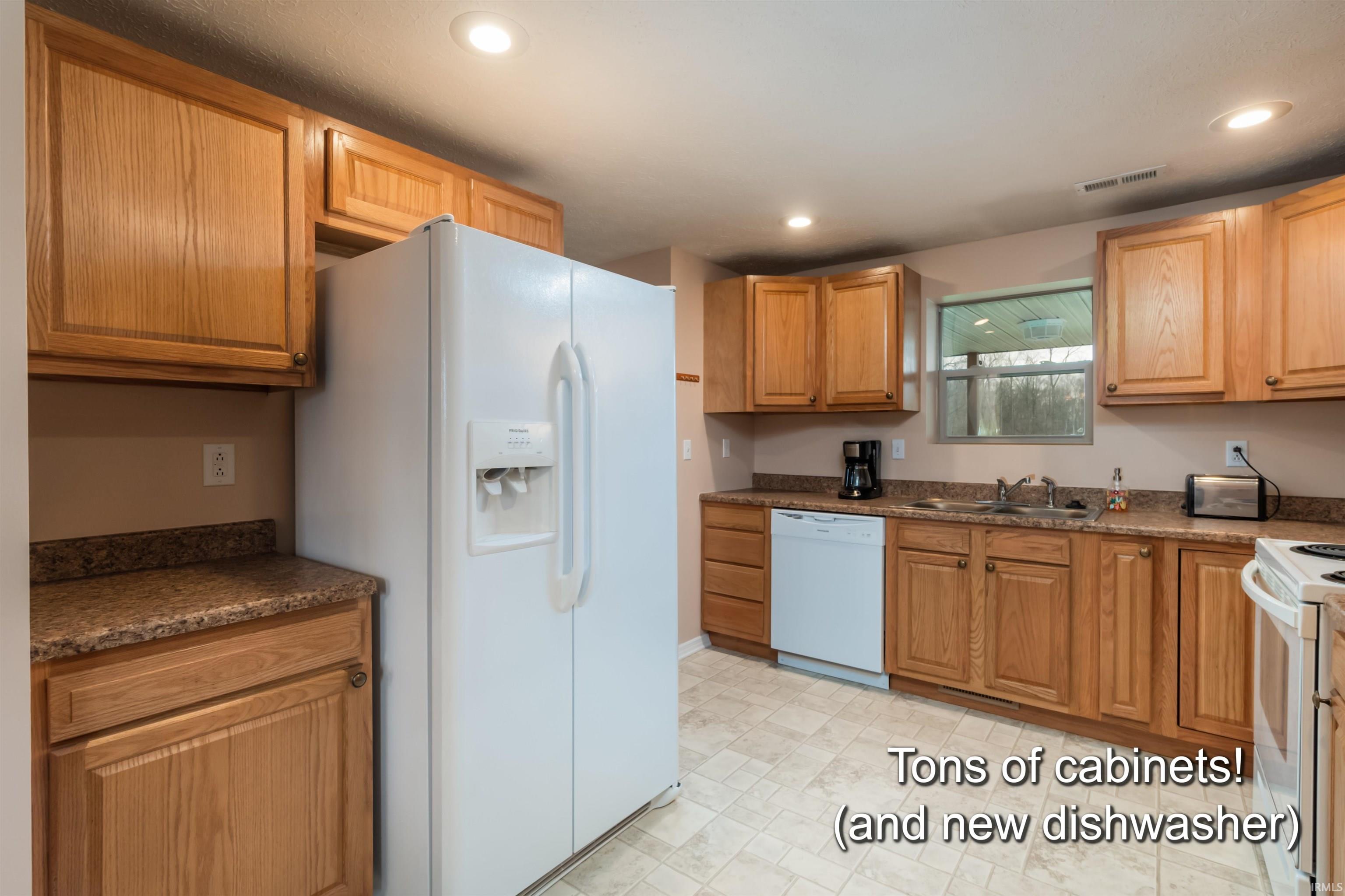 1374 Freeman Road Spencer, IN 47460 - Photo 6 of 24 Gallery Image 6