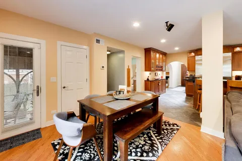$899,000 | 124 Lockerbie Lane, Wilmette, IL 60091