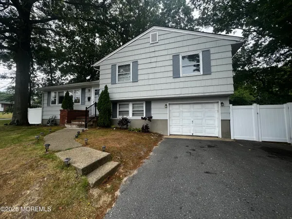 $2,400 | 50 Whalepond Road, Oakhurst, NJ 07755