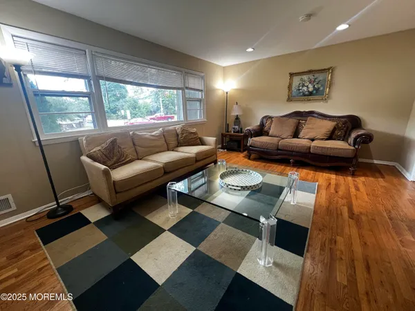 $2,400 | 50 Whalepond Road, Oakhurst, NJ 07755