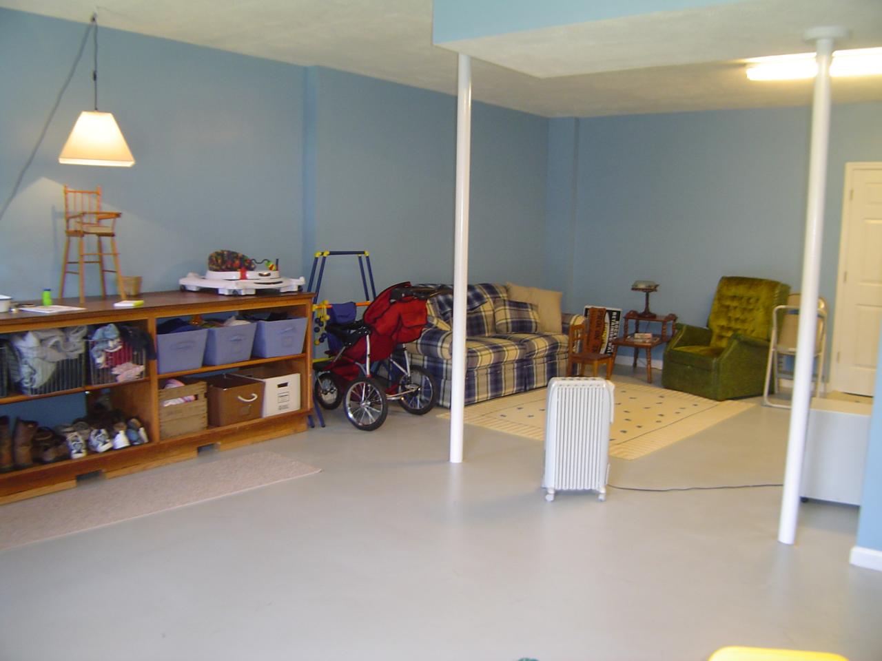 1063 Madcap Road Rocky Mount, VA 24151 - Photo 19 of 39 a bed room with furniture and a lamp