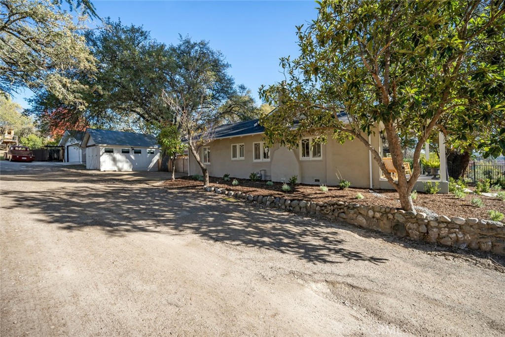135 18th Street Paso Robles, CA 93446 - Photo 42 of 45 a view of a house with a snow on the road