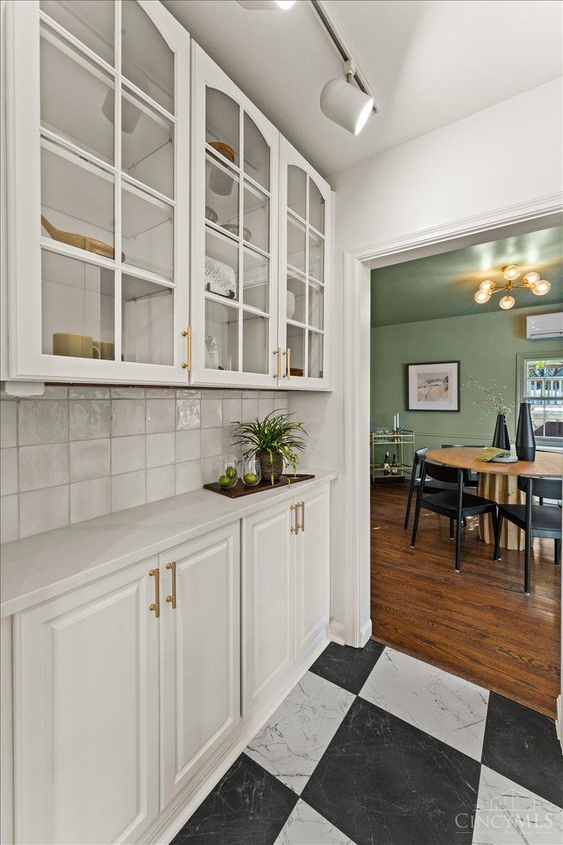 6525 Ridge Avenue Cincinnati, OH 45213 - Photo 17 of 50 Gallery Image 17