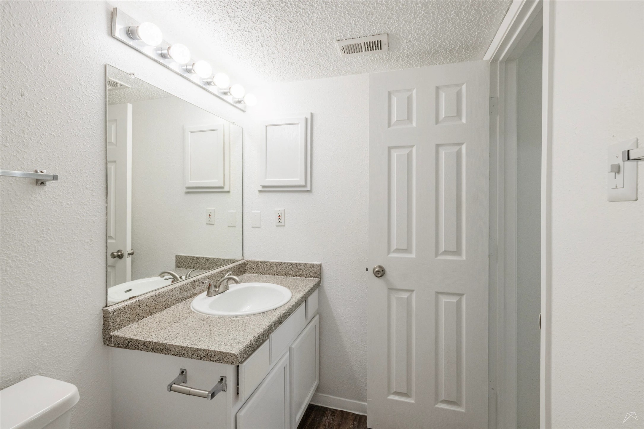 3600 Greystone Drive, Unit 403 Austin, TX 78731 - Photo 11 of 19 6 Weeks Rent Free! On Select Units