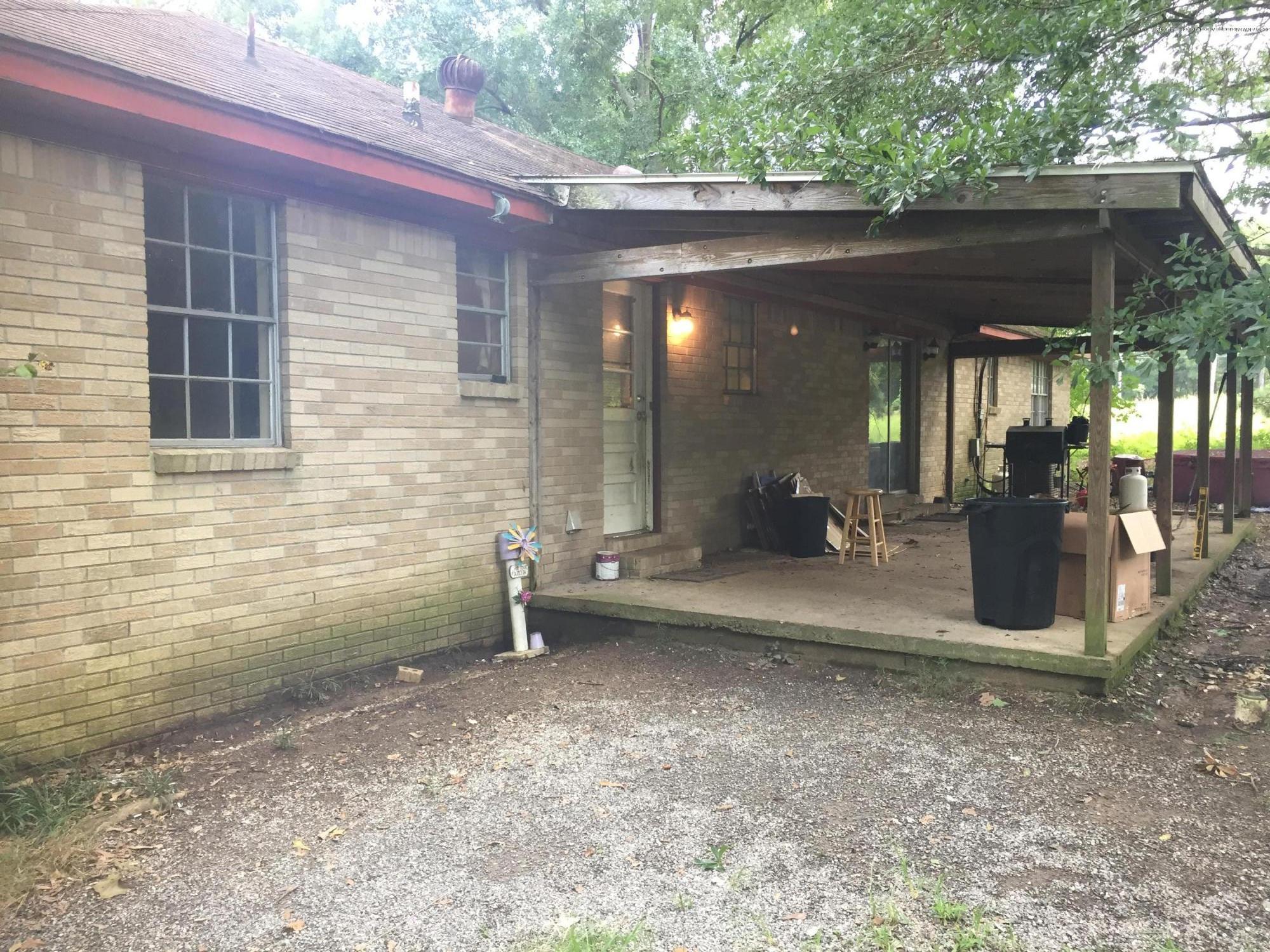 6610 McCracken Road Hernando, MS 38632 - Photo 5 of 17 Back porch