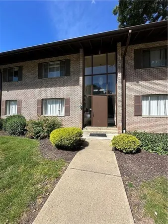 $1,500 | 5096 Sanlin Drive, Coraopolis, PA 15108