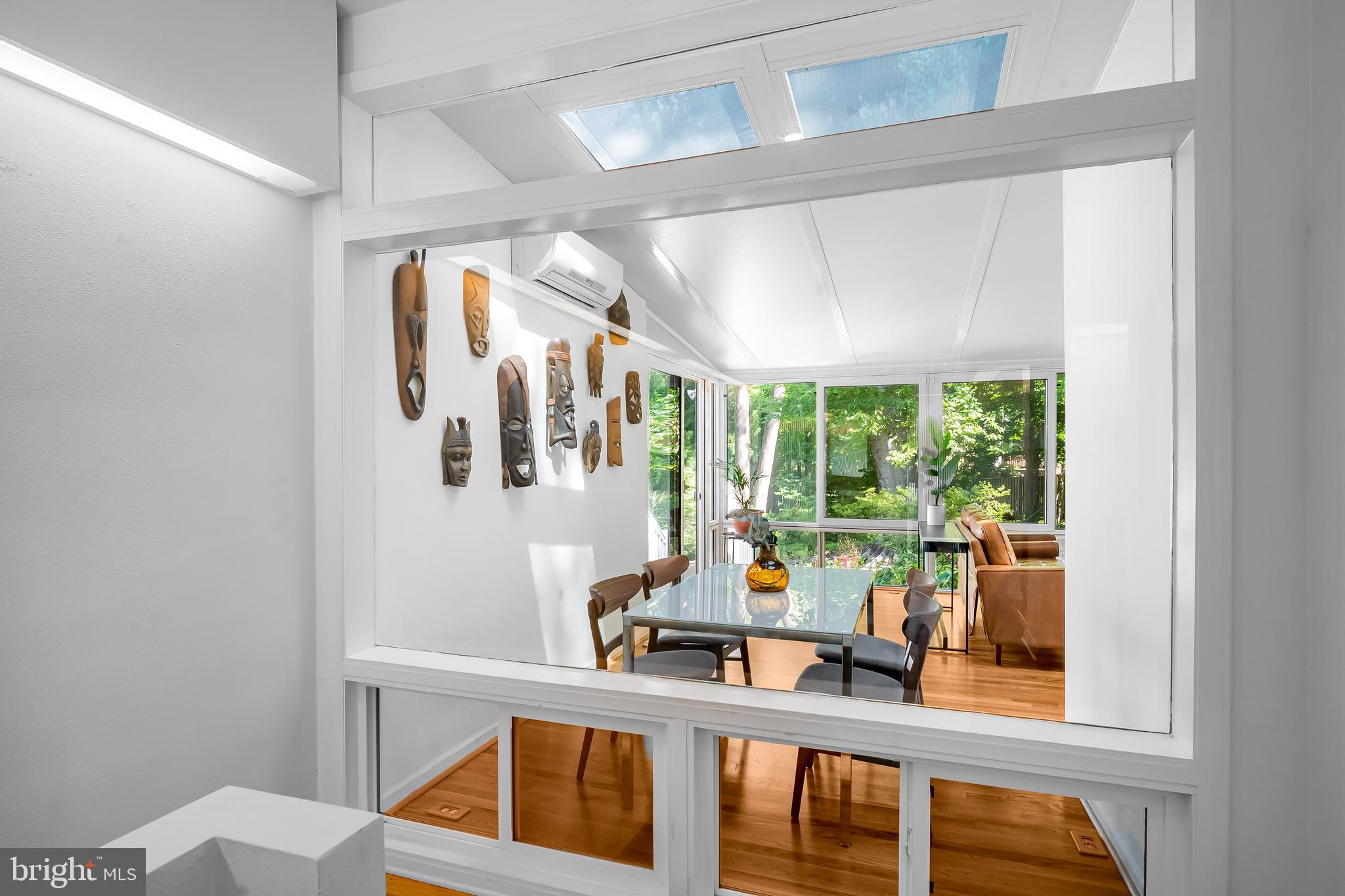 6103 Ivydene Terrace Baltimore, MD 21209 - Photo 4 of 51 a view of a living room and entry way