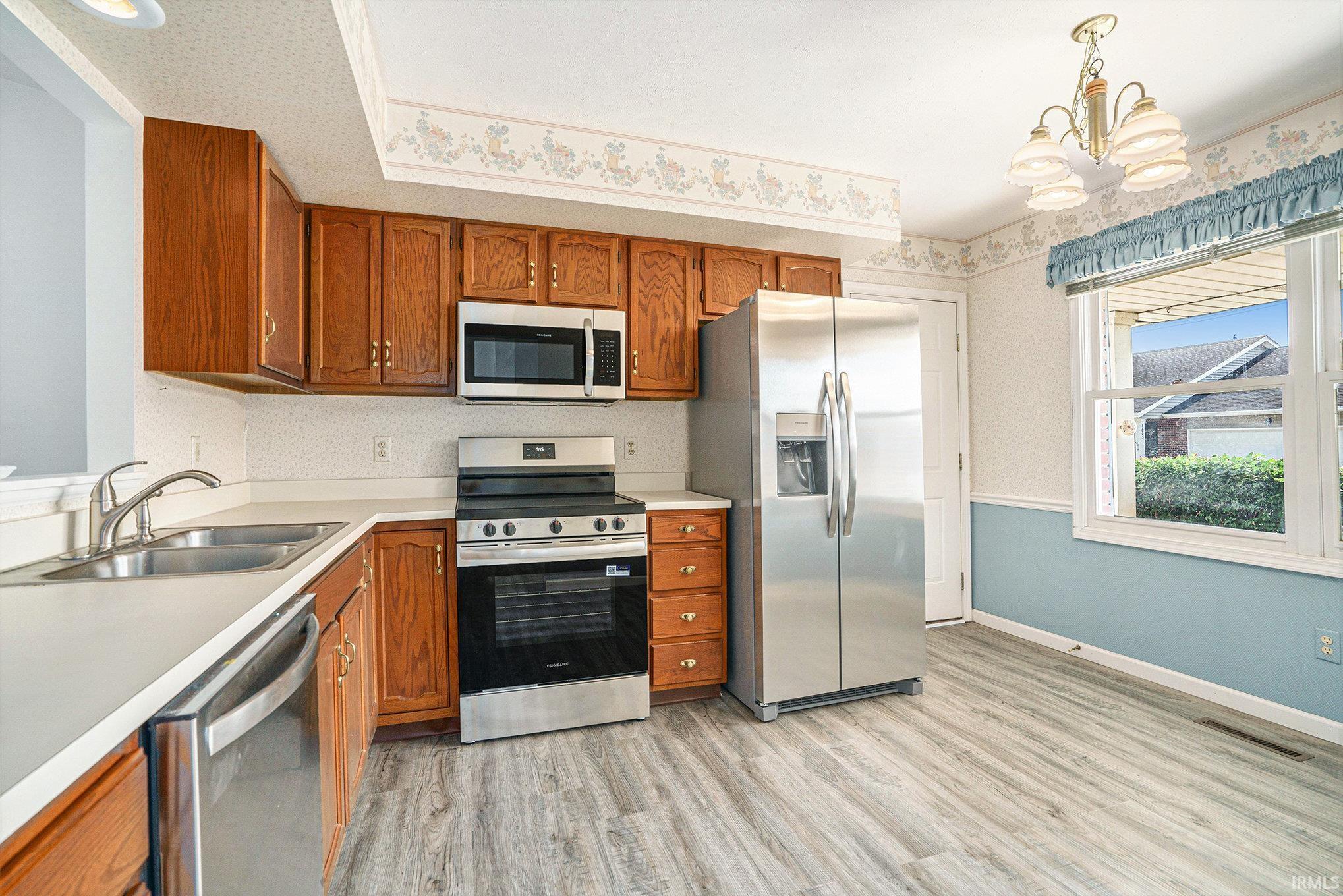 4607 Rivers Edge Drive Mishawaka, IN 46544 - Photo 5 of 12 Gallery Image 5