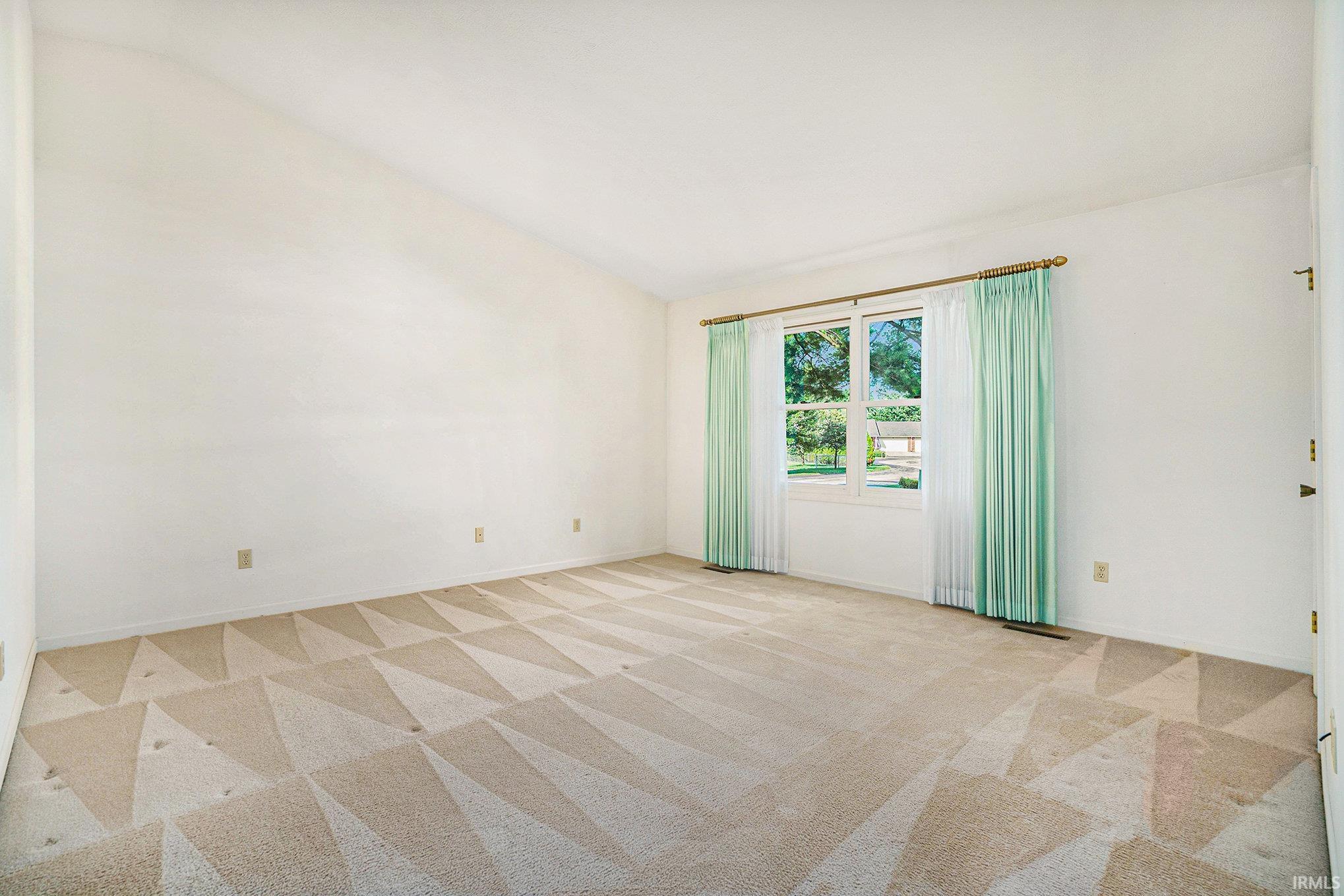 4607 Rivers Edge Drive Mishawaka, IN 46544 - Photo 7 of 12 Gallery Image 7