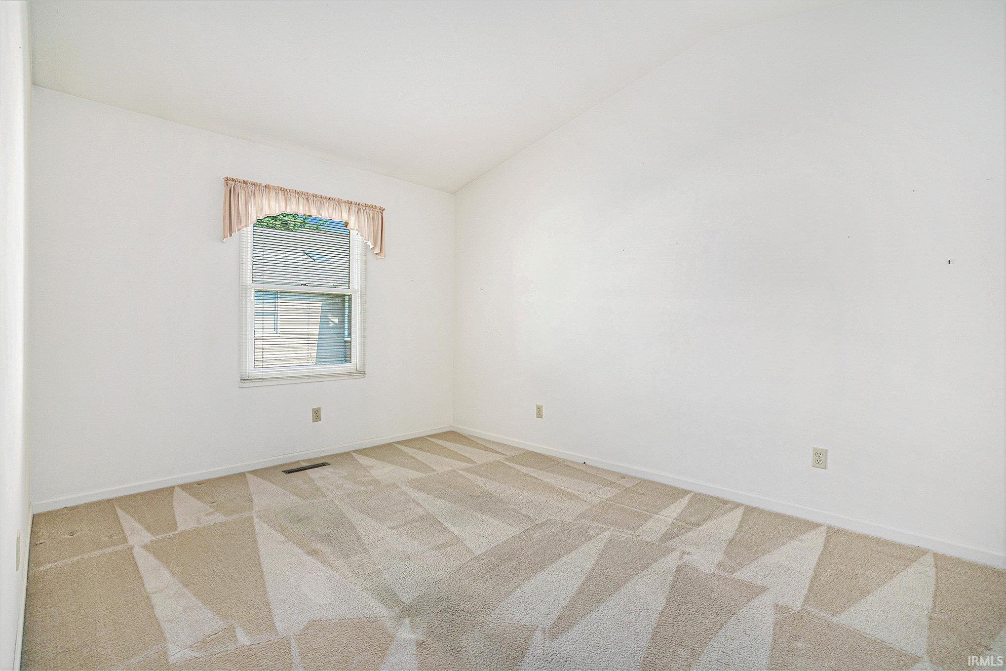 4607 Rivers Edge Drive Mishawaka, IN 46544 - Photo 10 of 12 Gallery Image 10