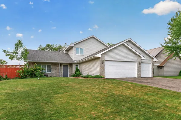 $500,000 | 7060 137th Avenue Northwest, Ramsey, MN 55303