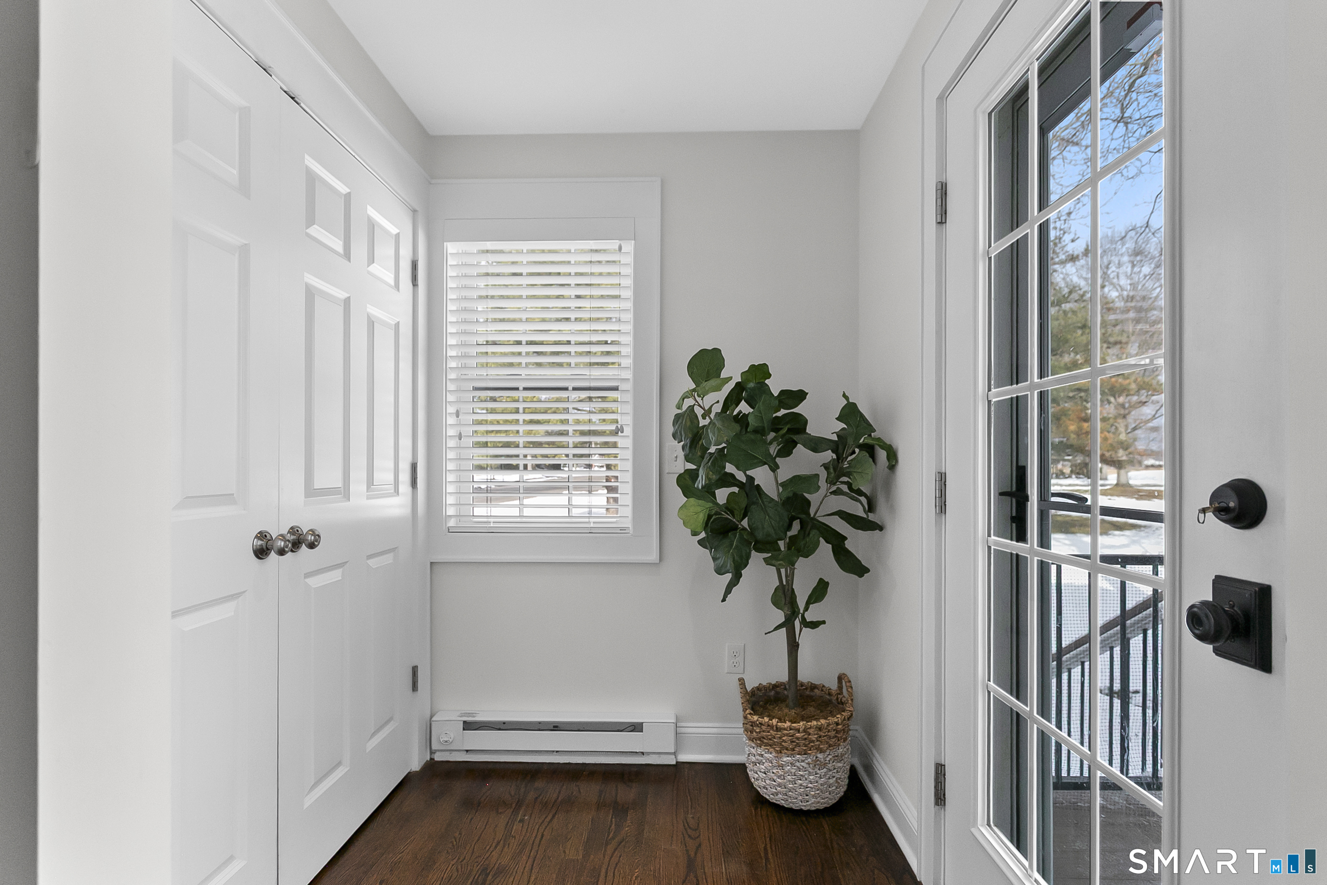 877 South Pine Creek Road Fairfield, CT 06824 - Photo 14 of 39