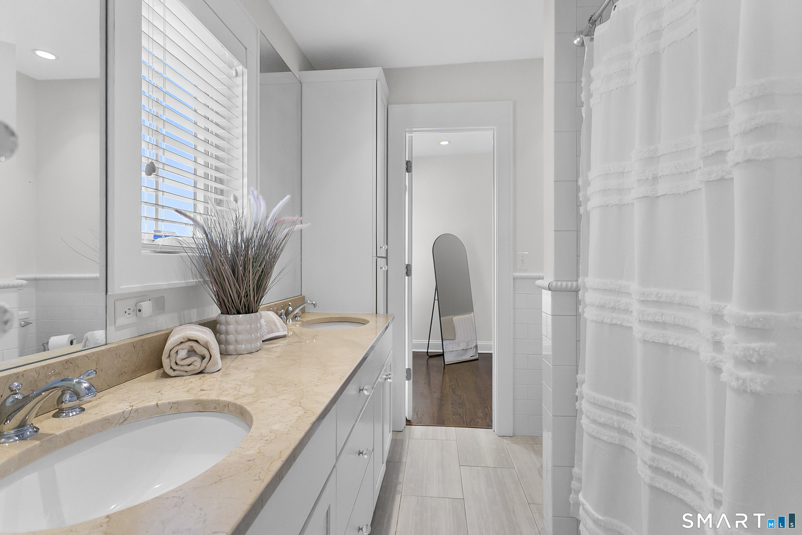 877 South Pine Creek Road Fairfield, CT 06824 - Photo 24 of 39