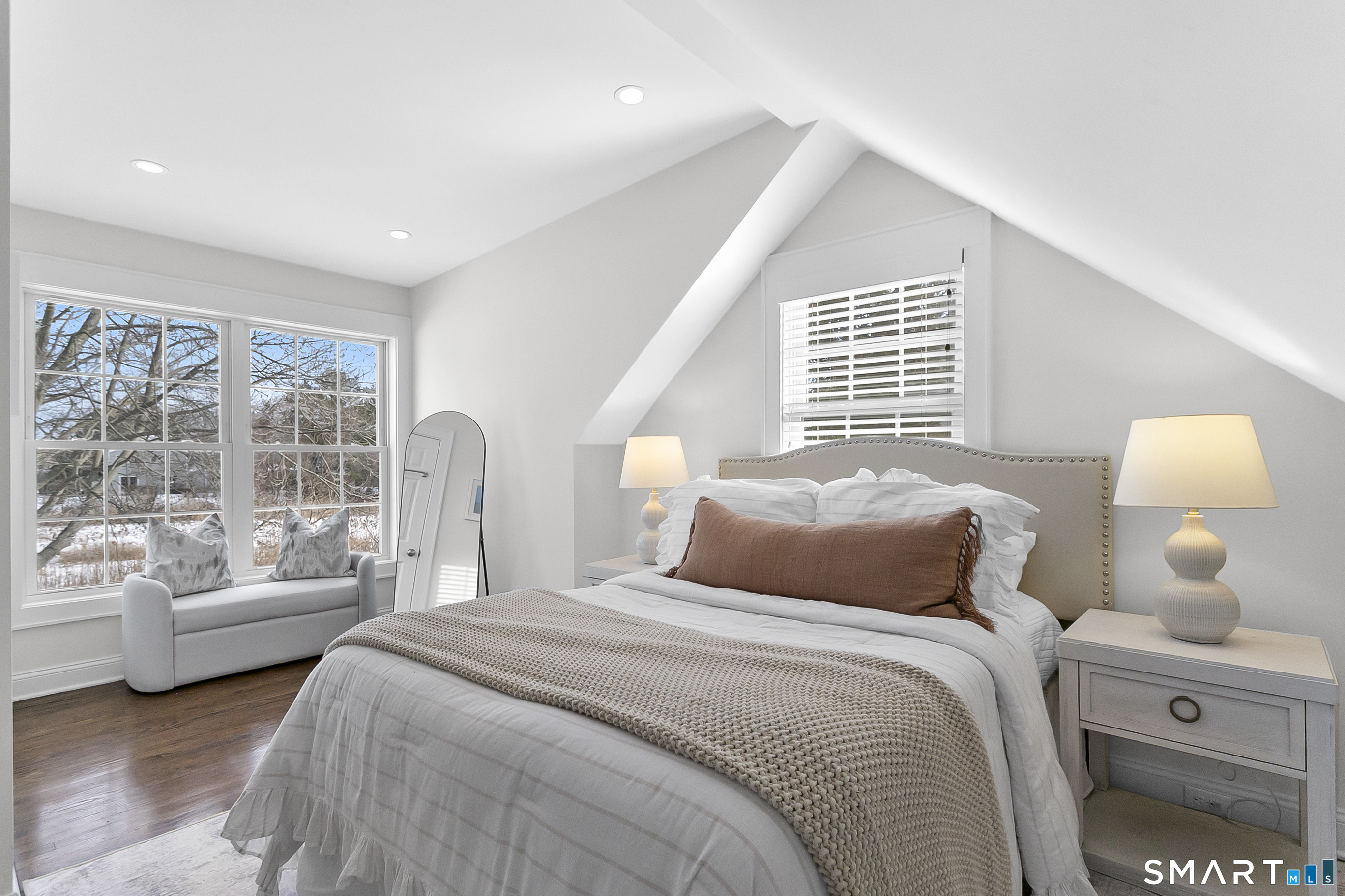 877 South Pine Creek Road Fairfield, CT 06824 - Photo 25 of 39