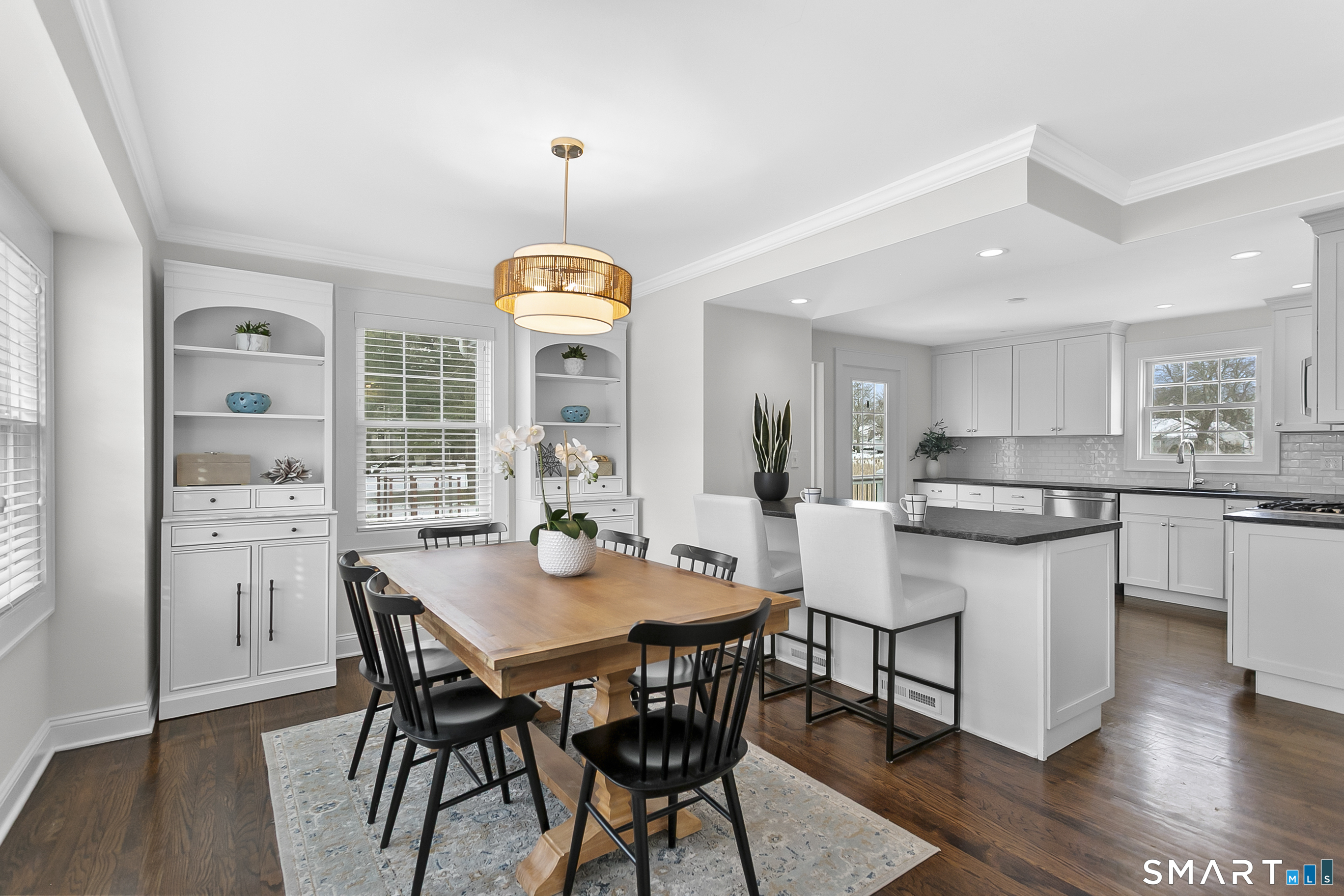 877 South Pine Creek Road Fairfield, CT 06824 - Photo 7 of 39