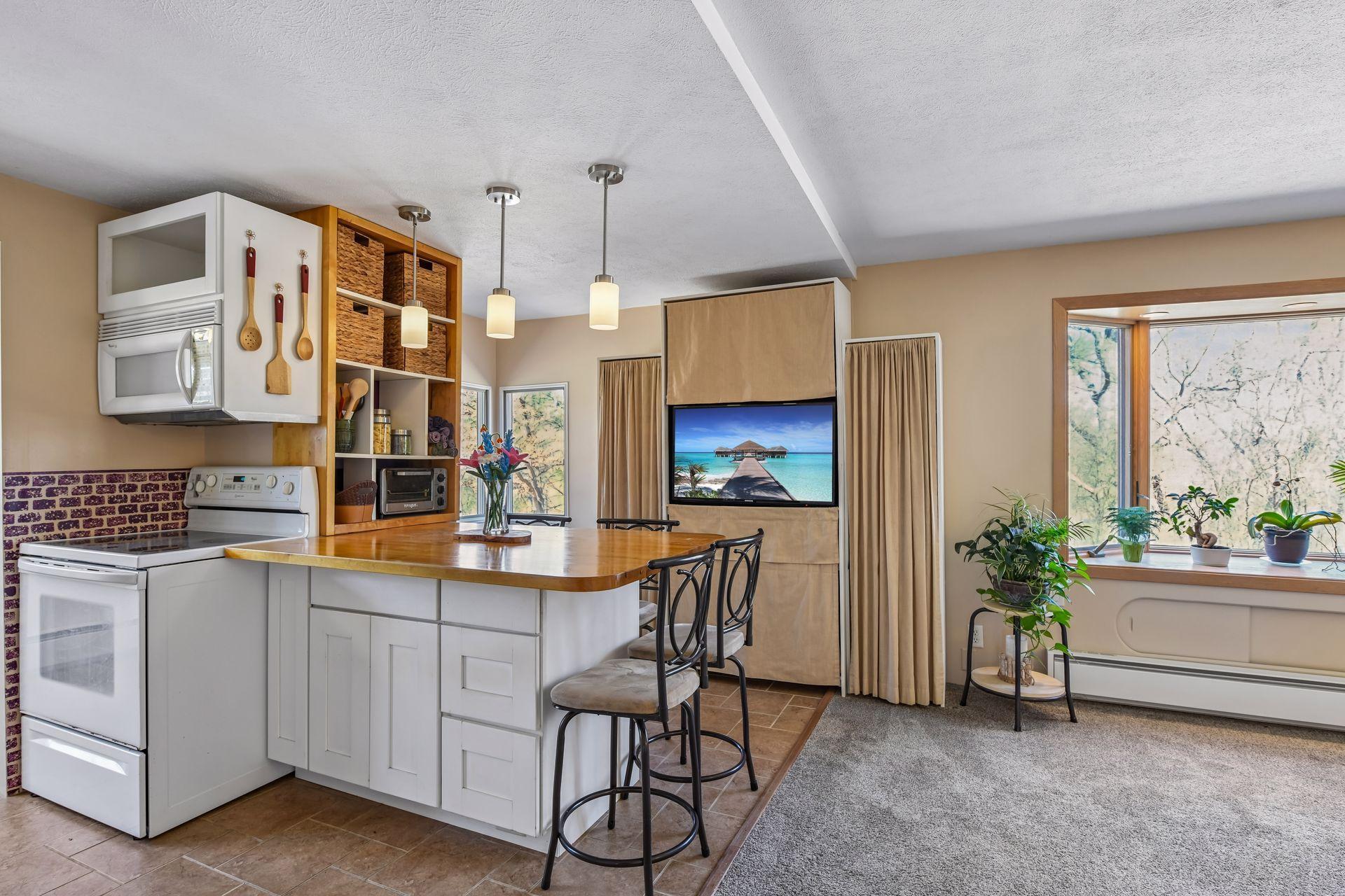 2417 Ford Road Hopkins, MN 55305 - Photo 10 of 57